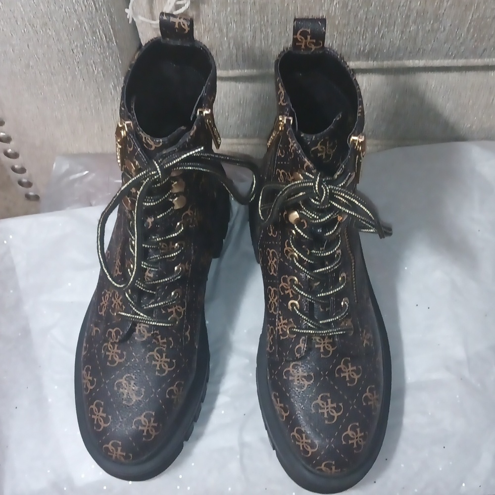 Guess Side-Zip Platform Booties Sz 8M